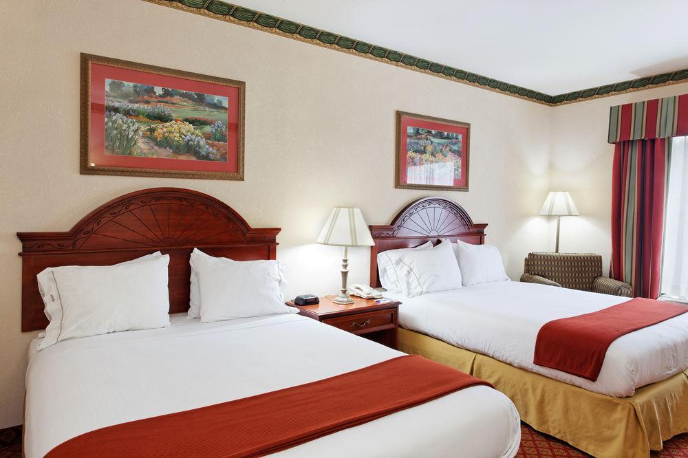 Holiday Inn Express & Suites Tupelo By Ihg Zimmer foto